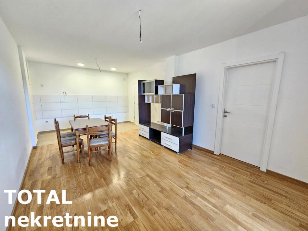 Slika 2 - Stan,NOVI SAD,TELEP,kv: 68.00, € 171600, ID: 1100844