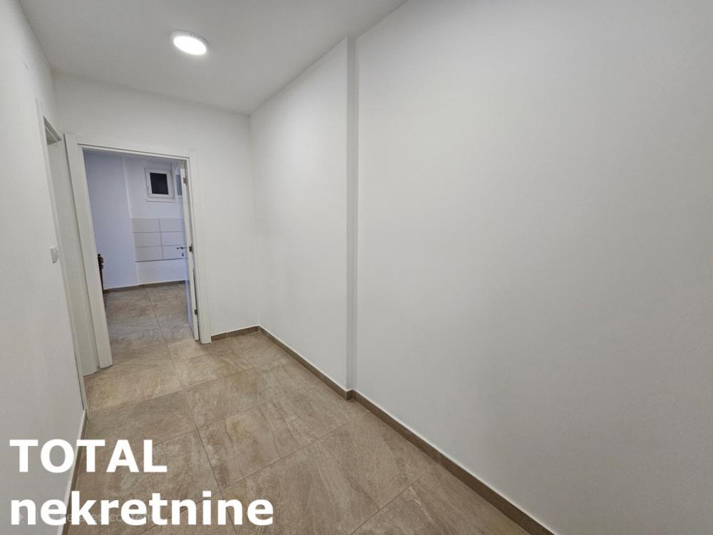 Slika 9 - Stan,NOVI SAD,TELEP,kv: 68.00, € 171600, ID: 1100844