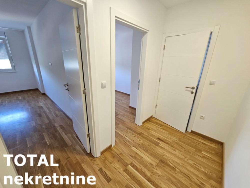 Slika 11 - Stan,NOVI SAD,TELEP,kv: 68.00, € 171600, ID: 1100844