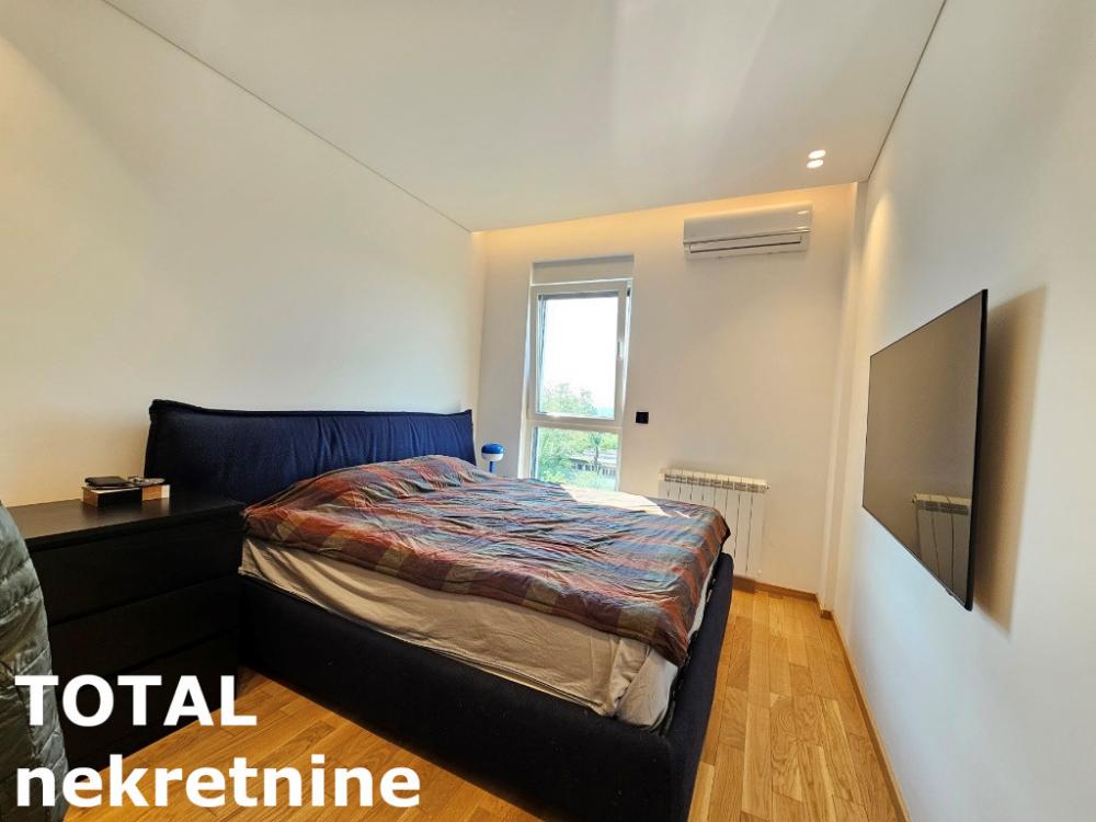 Slika 8 - Stan,NOVI SAD,BULEVAR EVROPE,kv: 61.00, € 220000, ID: 1100378