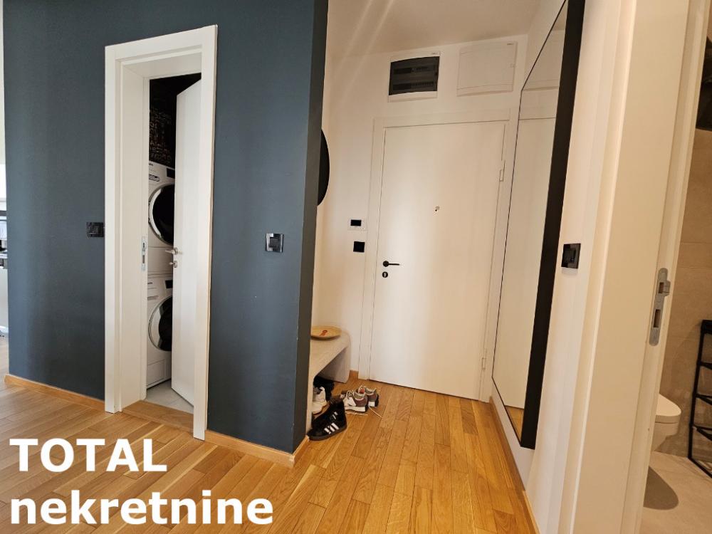 Slika 10 - Stan,NOVI SAD,BULEVAR EVROPE,kv: 61.00, € 220000, ID: 1100378