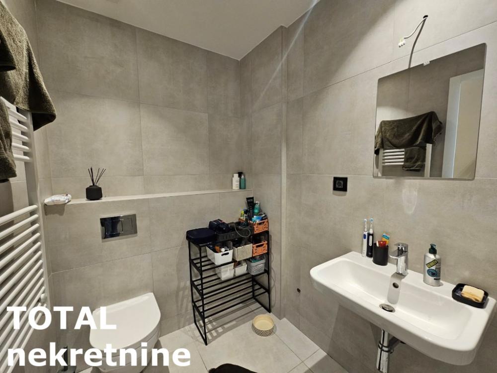 Slika 9 - Stan,NOVI SAD,BULEVAR EVROPE,kv: 61.00, € 220000, ID: 1100378