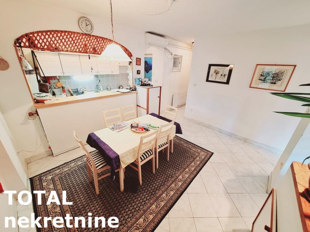 Slika 8 - Stan,NOVI SAD,CENTAR,kv: 83.00, € 290000, ID: 1099401