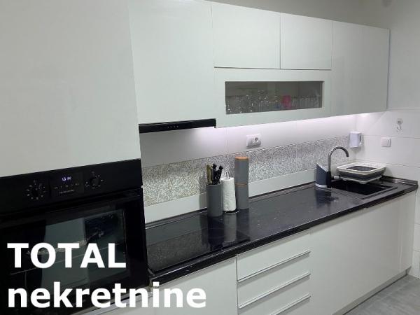 Slika 8 - Stan,NOVI SAD,CENTAR,kv: 157.00, € 185400, ID: 1098325