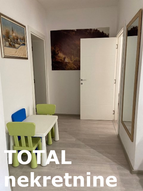 Slika 9 - Stan,NOVI SAD,CENTAR,kv: 157.00, € 185400, ID: 1098325