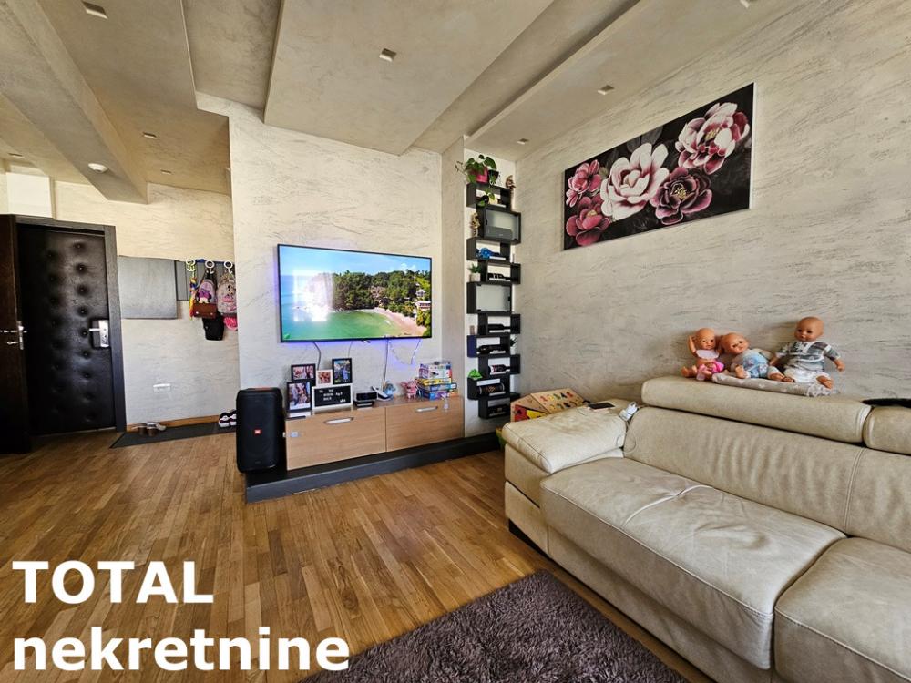 Slika 2 - Stan,NOVI SAD,BULEVAR EVROPE,kv: 105.00, € 240000, ID: 1099173