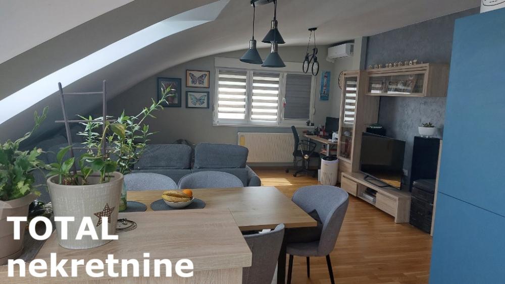 Slika 2 - Stan,PETROVARADIN,PETROVARADIN,kv: 90.00, € 154500, ID: 1100836