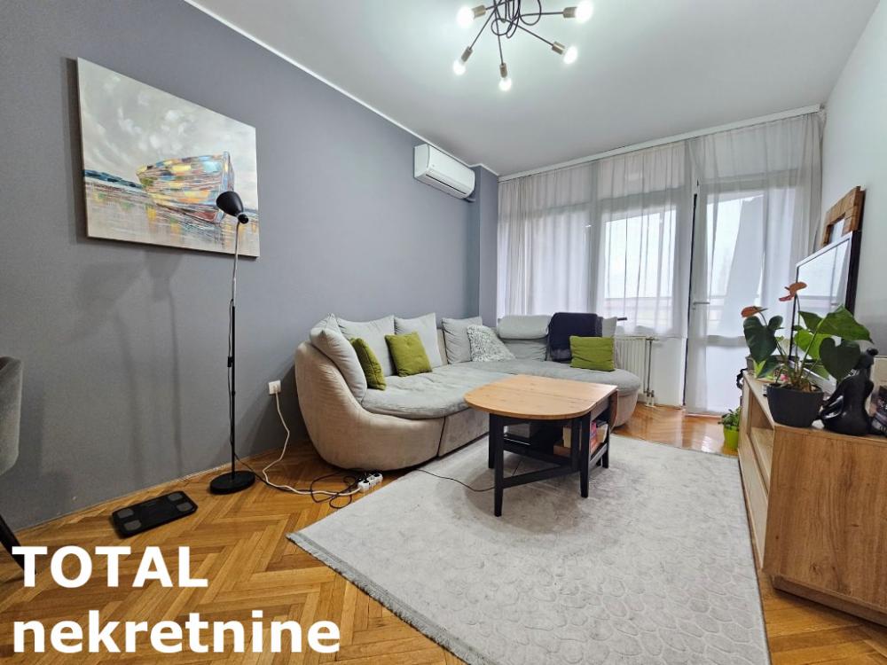 Slika 2 - Stan,NOVI SAD,BULEVAR,kv: 49.00, € 137200, ID: 1100298