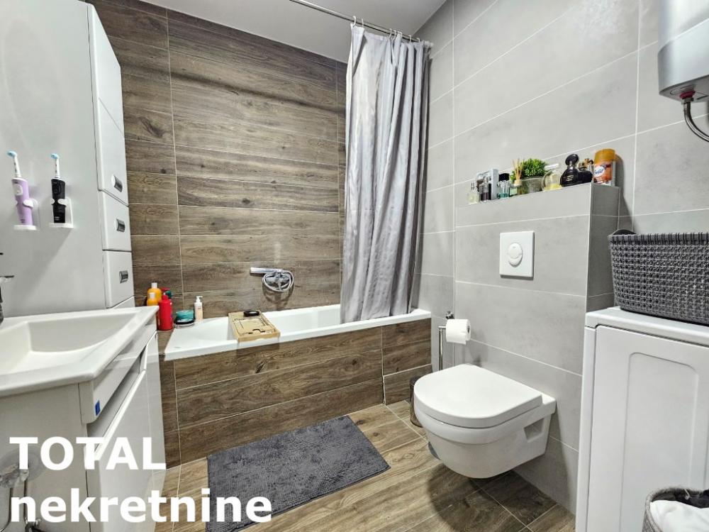 Slika 9 - Stan,NOVI SAD,BULEVAR,kv: 49.00, € 137200, ID: 1100298