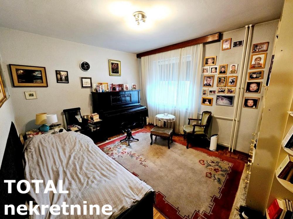 Slika 4 - Stan,NOVI SAD,CENTAR,kv: 80.00, € 240000, ID: 1100688