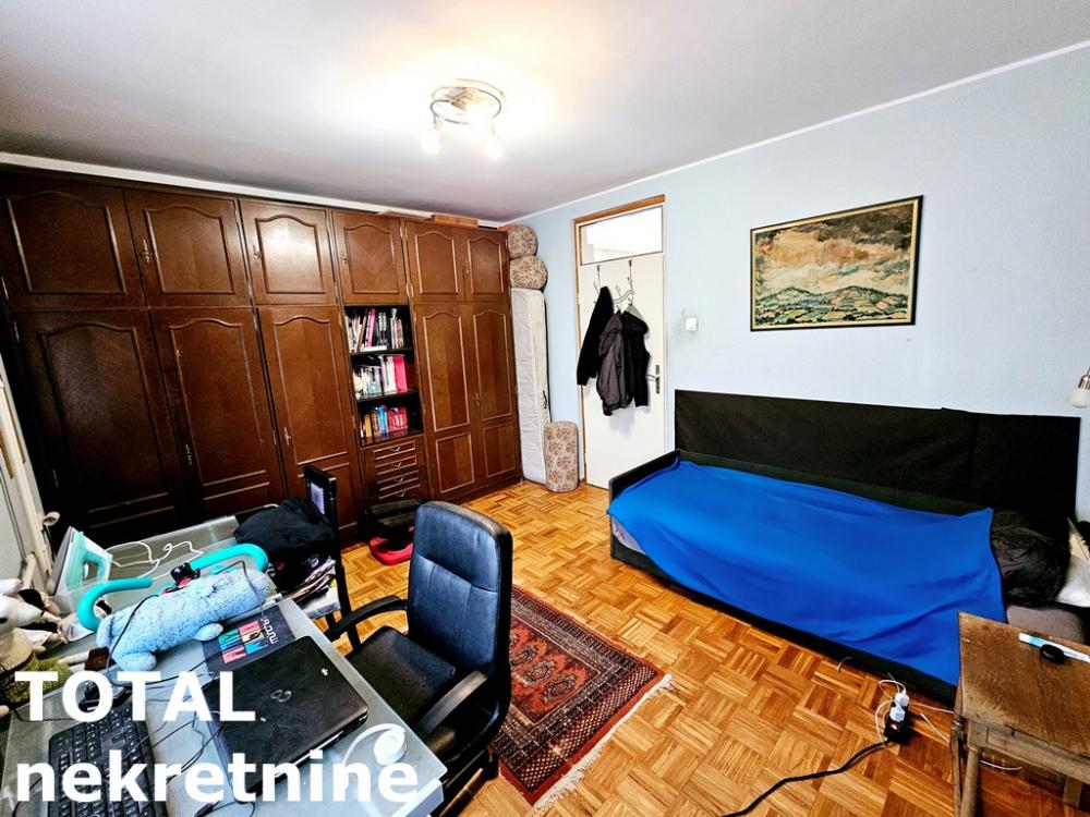 Slika 8 - Stan,NOVI SAD,CENTAR,kv: 80.00, € 240000, ID: 1100688