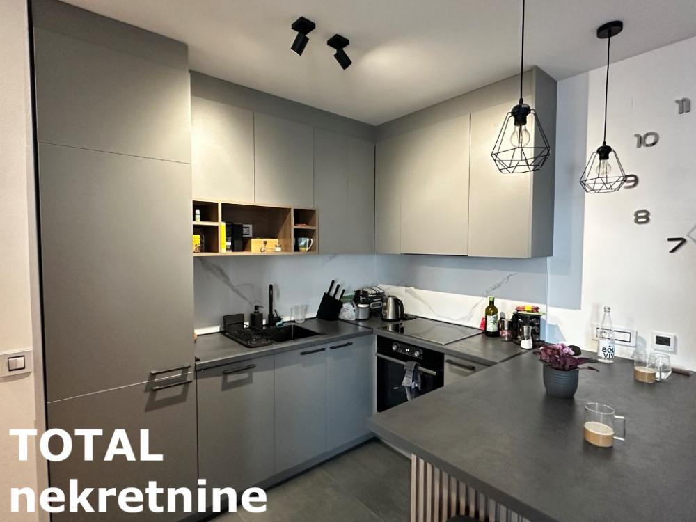 Slika 4 - Stan,NOVI SAD,BULEVAR PATRIJARHA PAVLA,kv: 43.00, € 133900, ID: 1100623