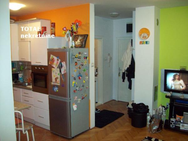 Slika 4 - Stan,NOVI SAD,CENTAR,kv: 38.00, € 113300, ID: 1051050