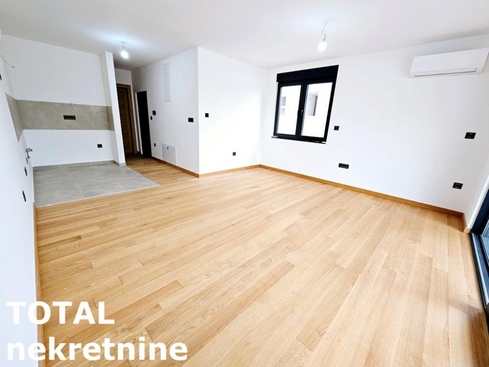 Slika 2 - Stan,NOVI SAD,TELEP,kv: 78.00, € 193180, ID: 1100404