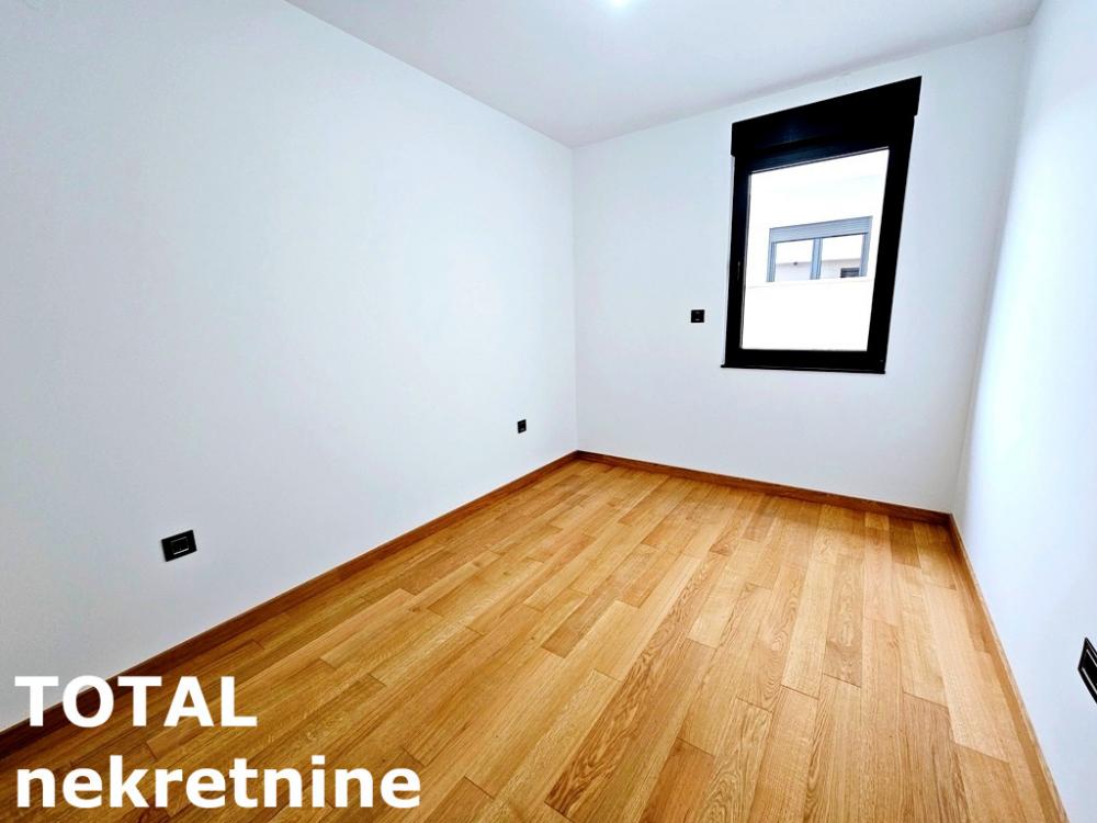 Slika 11 - Stan,NOVI SAD,TELEP,kv: 78.00, € 193180, ID: 1100404