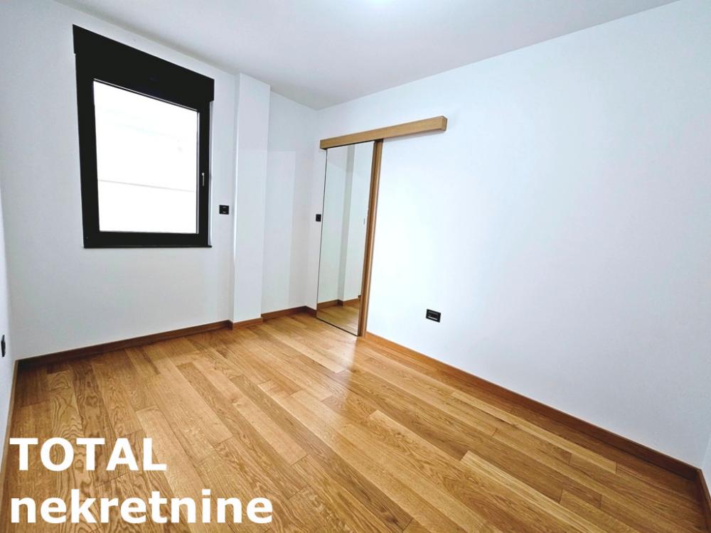 Slika 10 - Stan,NOVI SAD,TELEP,kv: 78.00, € 193180, ID: 1100404