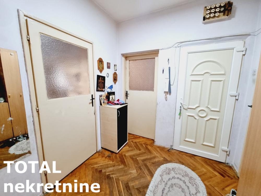 Slika 4 - Stan,NOVI SAD,CENTAR,kv: 63.00, € 180000, ID: 1100011