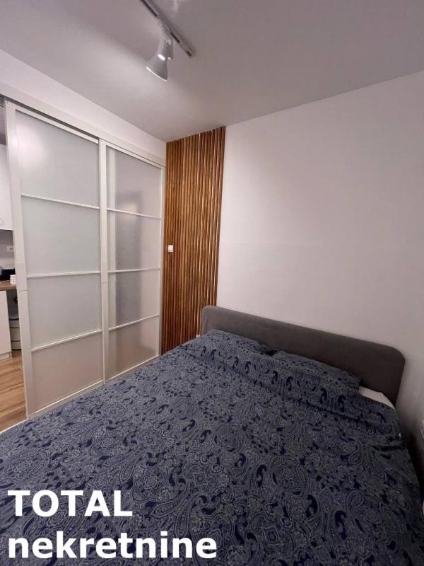 Slika 4 - Stan,NOVI SAD,BULEVAR,kv: 36.00, € 120000, ID: 1100432