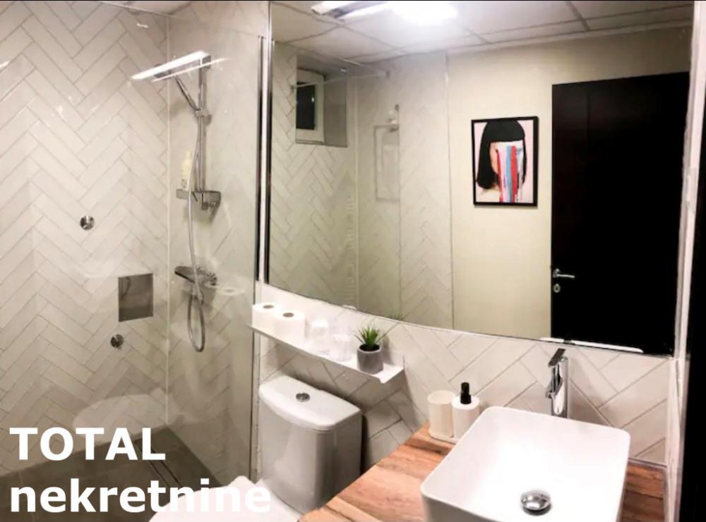 Slika 9 - Stan,NOVI SAD,BULEVAR,kv: 36.00, € 120000, ID: 1100432