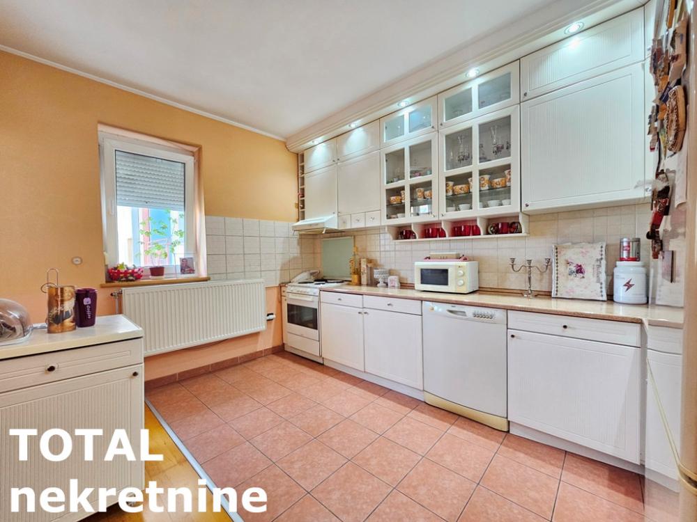 Slika 5 - Stan,NOVI SAD,GRBAVICA,kv: 49.00, € 128000, ID: 1100225