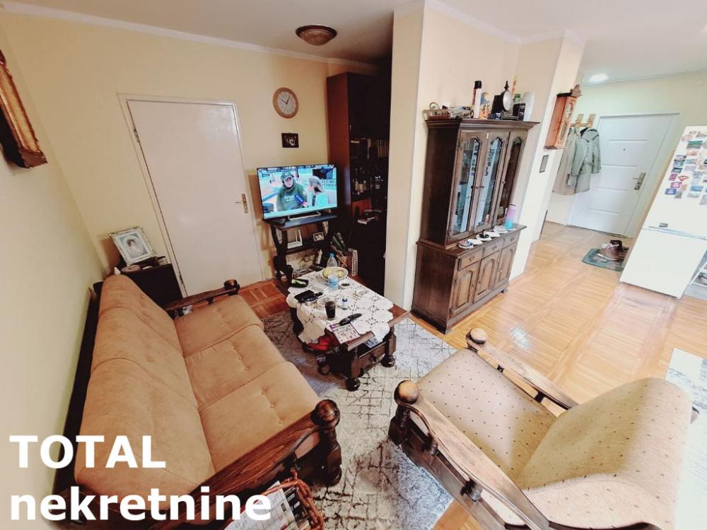 Slika 4 - Stan,NOVI SAD,BULEVAR,kv: 80.00, € 196000, ID: 1099704