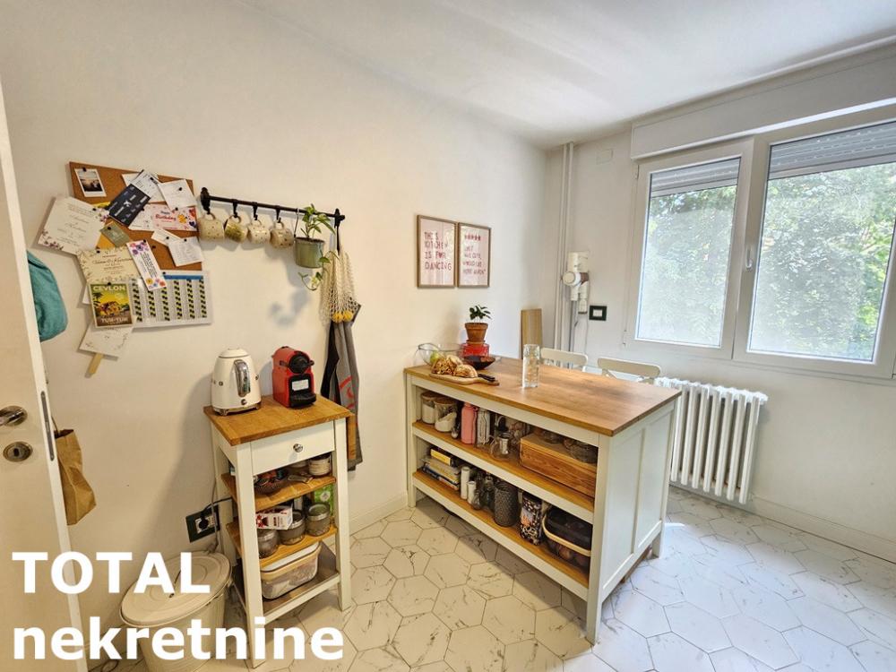 Slika 9 - Stan,NOVI SAD,ZELEZNICKA STANICA,kv: 56.00, € 156000, ID: 1100693