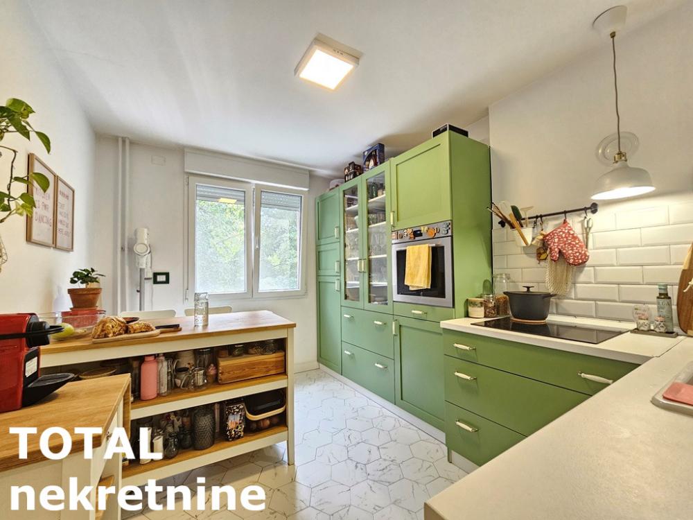 Slika 5 - Stan,NOVI SAD,ZELEZNICKA STANICA,kv: 56.00, € 156000, ID: 1100693