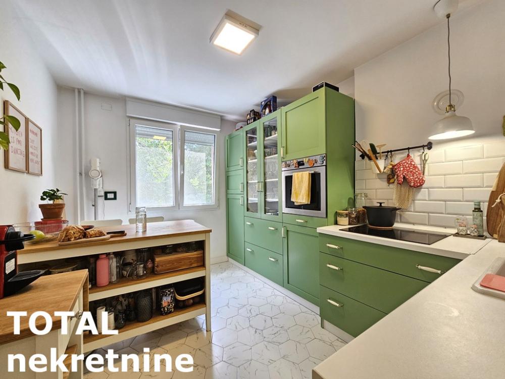 Slika 10 - Stan,NOVI SAD,ZELEZNICKA STANICA,kv: 56.00, € 156000, ID: 1100693