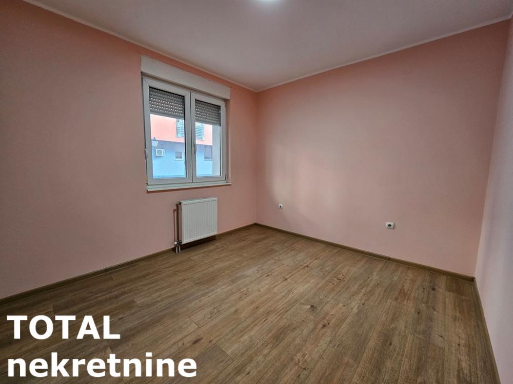 Slika 4 - Stan,NOVI SAD,BULEVAR,kv: 46.00, € 133900, ID: 1099847