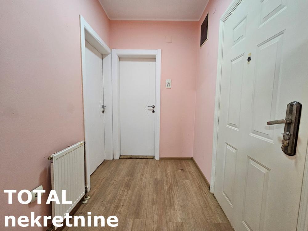 Slika 6 - Stan,NOVI SAD,BULEVAR,kv: 46.00, € 133900, ID: 1099847