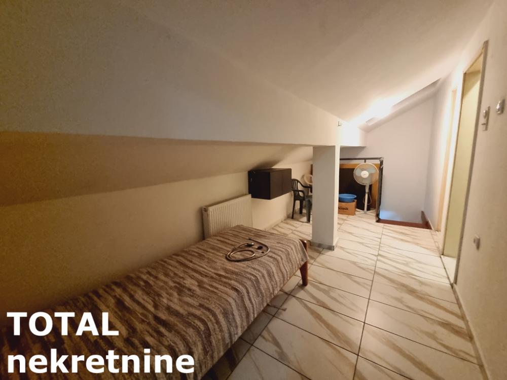 Slika 4 - Stan,NOVI SAD,BULEVAR,kv: 78.00, € 190000, ID: 1100617