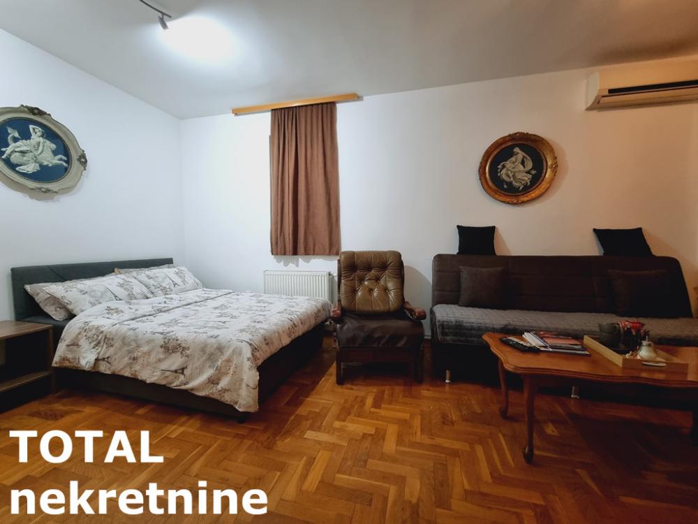 Slika 11 - Stan,NOVI SAD,BULEVAR,kv: 78.00, € 190000, ID: 1100617