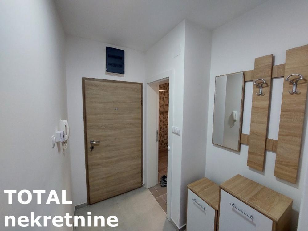 Slika 11 - Stan,NOVI SAD,ADICE,kv: 38.00, € 97850, ID: 1100007