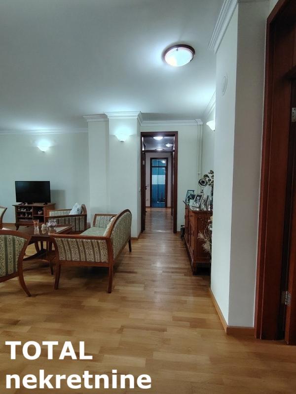 Slika 5 - Stan,NOVI SAD,CENTAR,kv: 163.00, € 530000, ID: 1099241