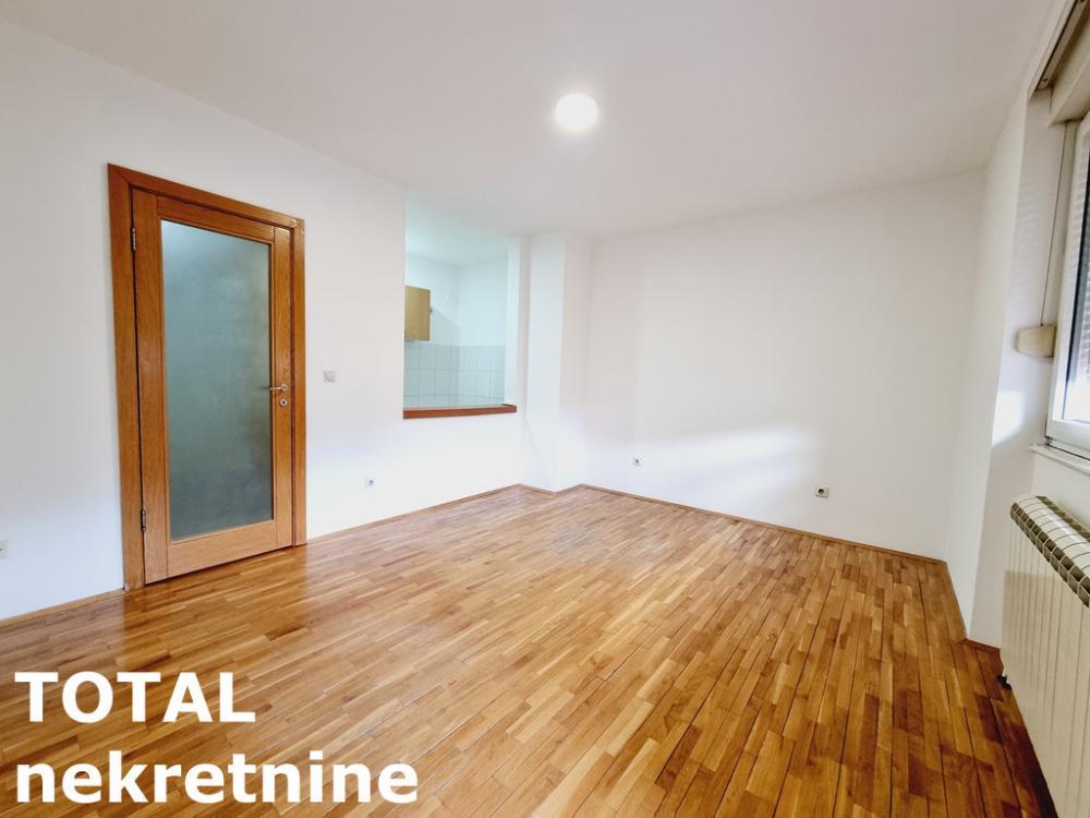 Glavna slika -Stan,NOVI SAD,CENTAR,kv: 32.00, € 107120, ID: 1099814