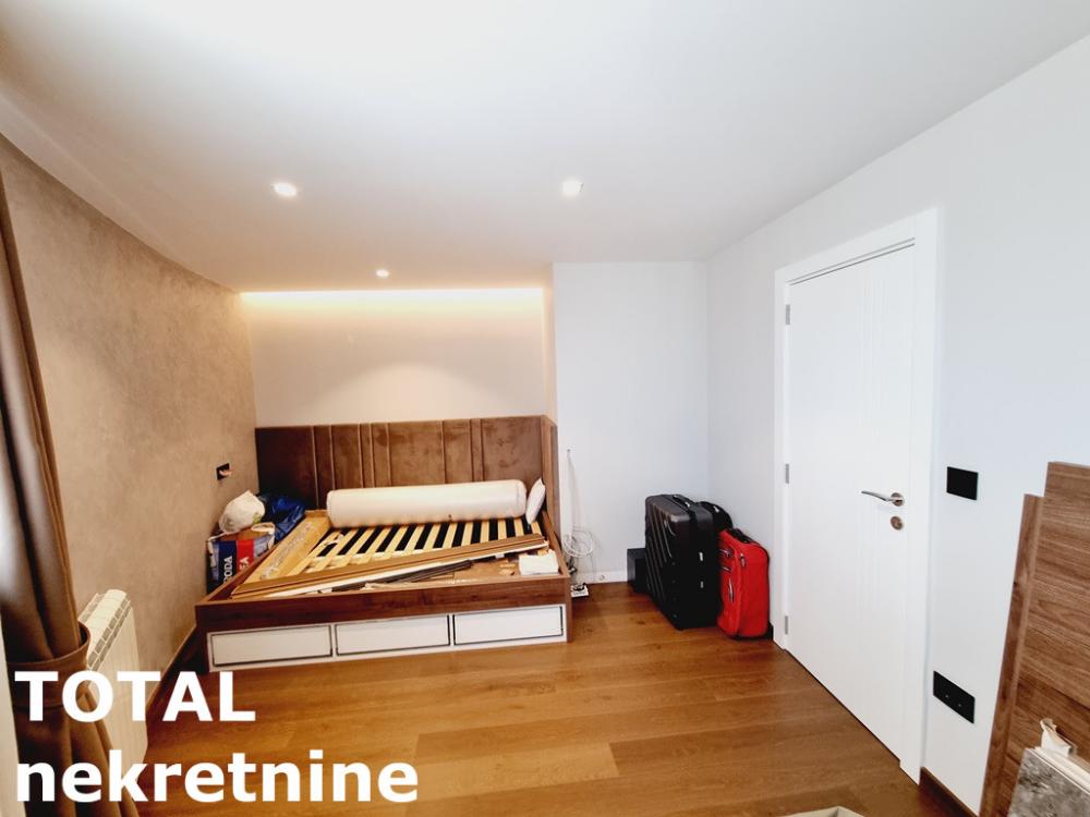 Slika 9 - Stan,NOVI SAD,GRBAVICA,kv: 122.00, € 430000, ID: 1100529