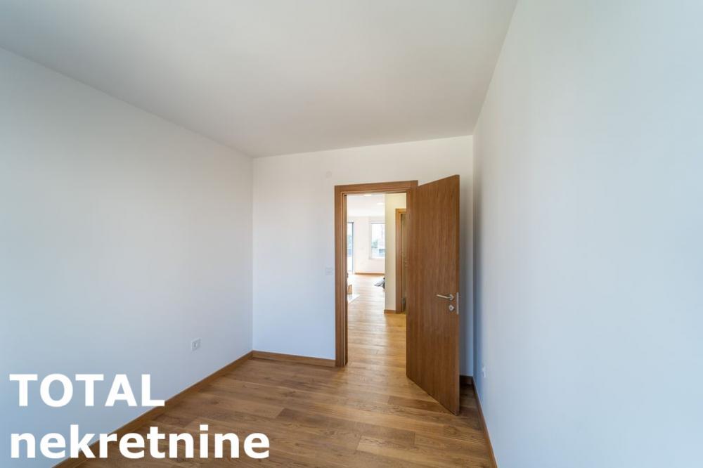 Slika 6 - Stan,NOVI SAD,NOVA DETELINARA,kv: 90.00, € 247500, ID: 1100050