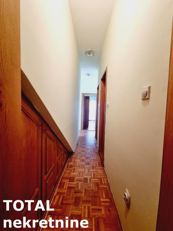 Slika 11 - Stan,NOVI SAD,CENTAR,kv: 58.00, € 144200, ID: 1100504