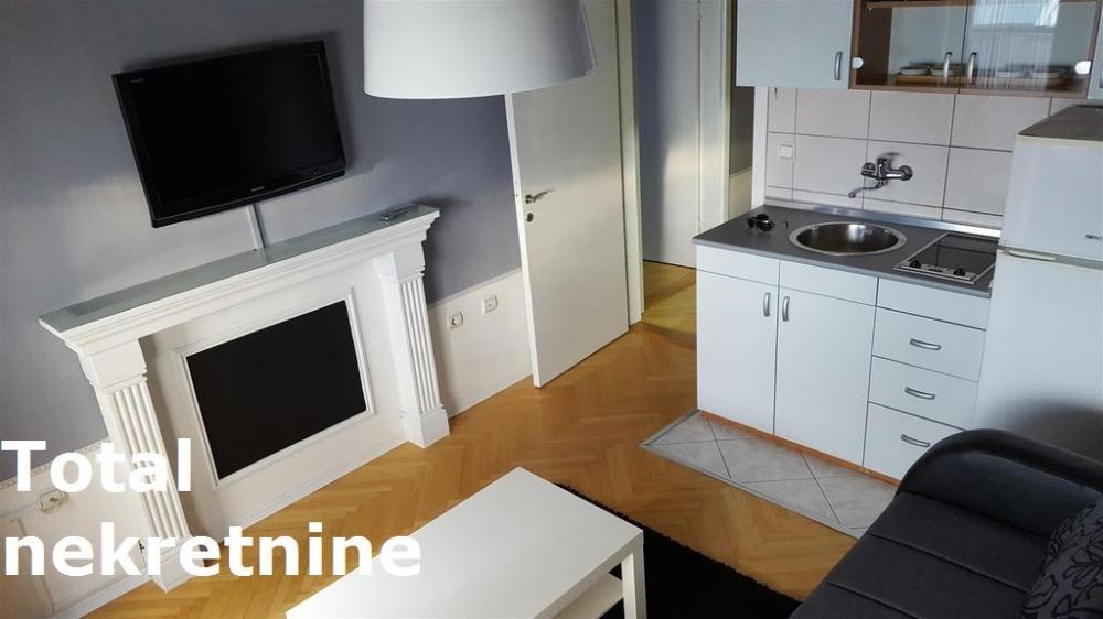 Slika 2 - Stan,NOVI SAD,CENTAR,kv: 33.00, € 117420, ID: 1094495