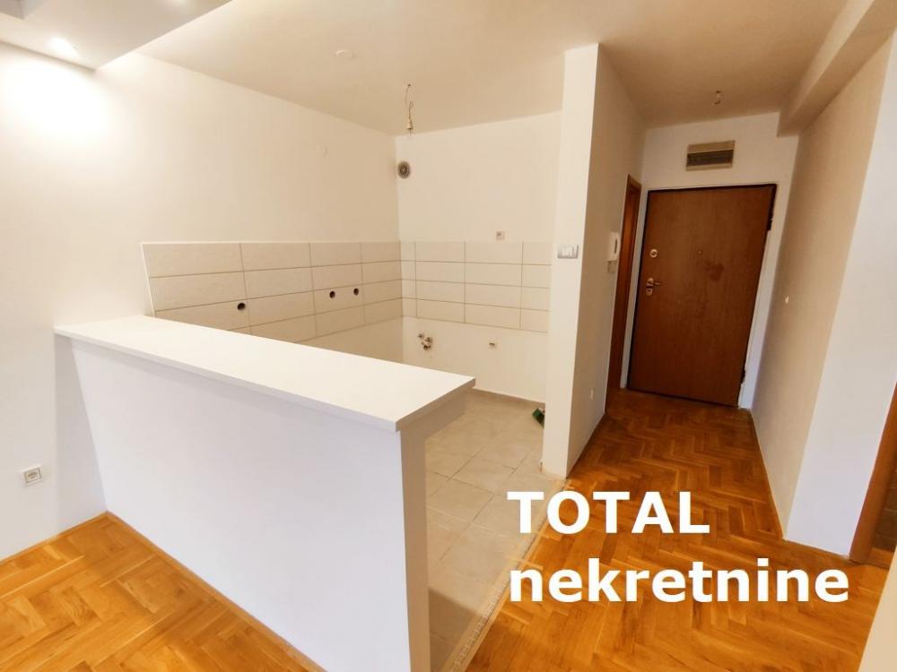 Slika 4 - Stan,NOVI SAD,NOVA DETELINARA,kv: 54.00, € 140000, ID: 1094352