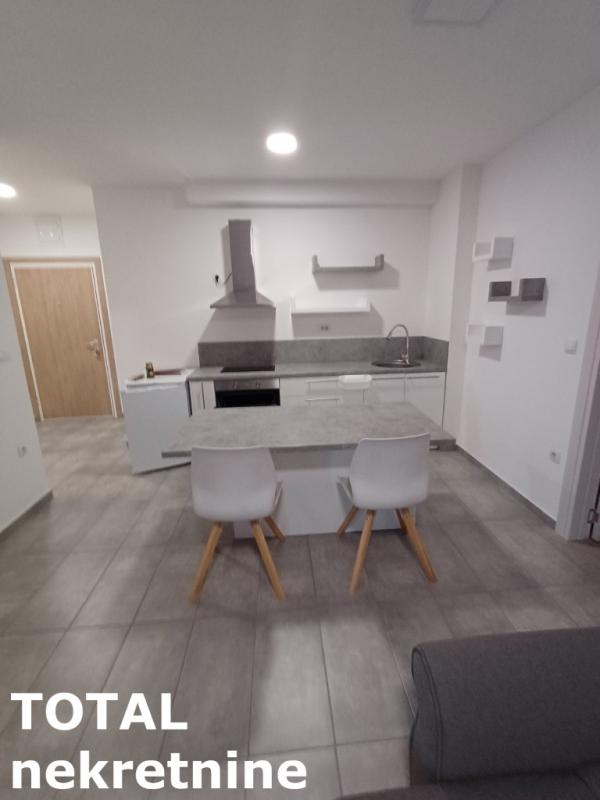 Slika 2 - Stan,NOVI SAD,SALAJKA,kv: 43.00, € 140000, ID: 1100424