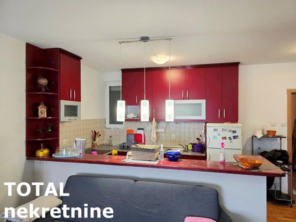 Slika 2 - Stan,NOVI SAD,BULEVAR EVROPE,kv: 71.00, € 175000, ID: 1099952