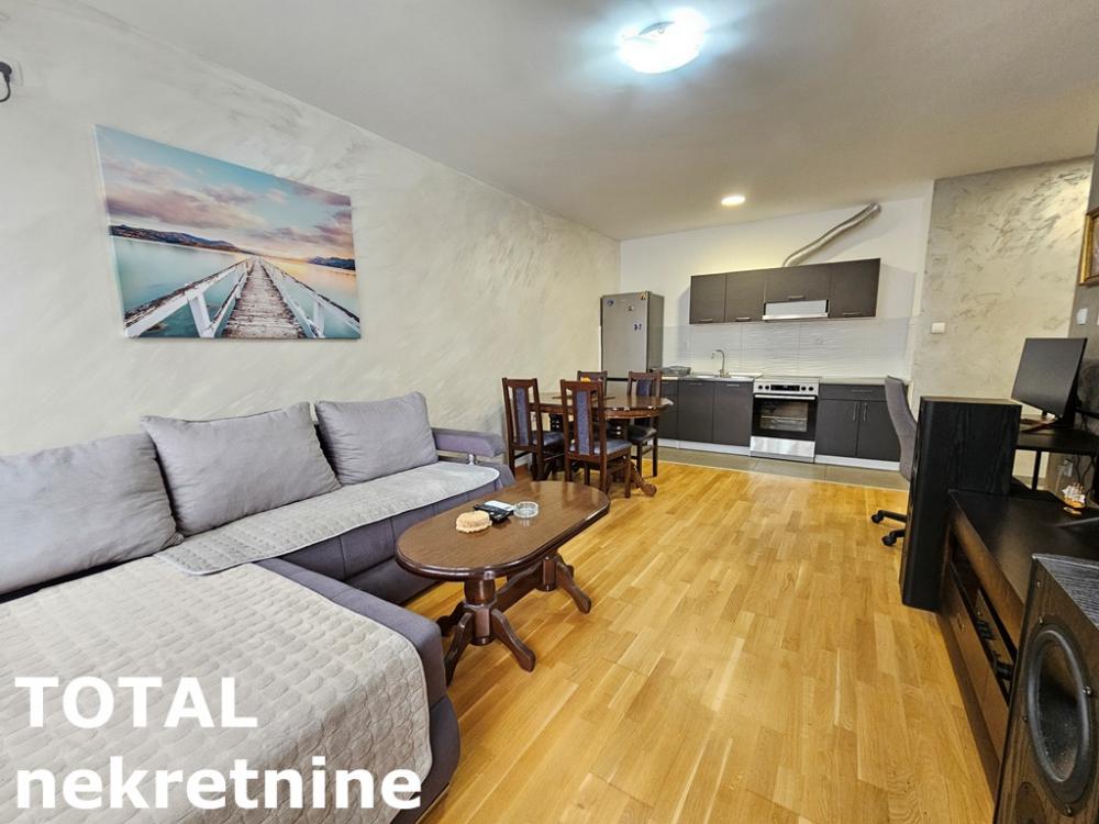 Slika 5 - Stan,NOVI SAD,CENTAR,kv: 48.00, € 150000, ID: 1099700