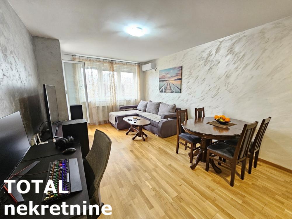 Slika 2 - Stan,NOVI SAD,CENTAR,kv: 48.00, € 150000, ID: 1099700