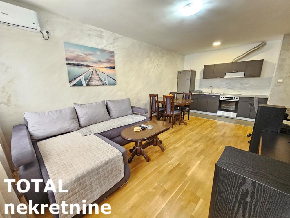 Slika 4 - Stan,NOVI SAD,CENTAR,kv: 48.00, € 150000, ID: 1099700