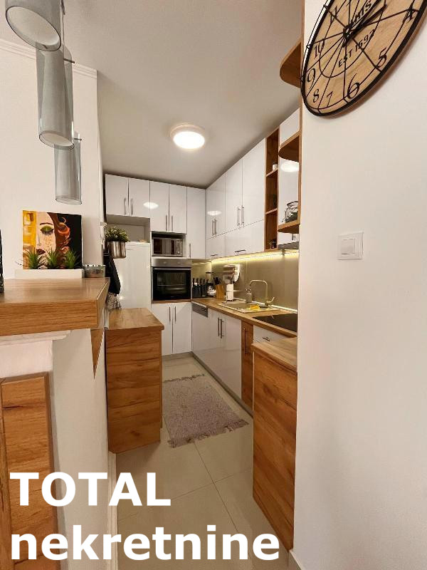 Slika 9 - Stan,NOVI SAD,NOVO NASELJE,kv: 100.00, € 260000, ID: 1098586