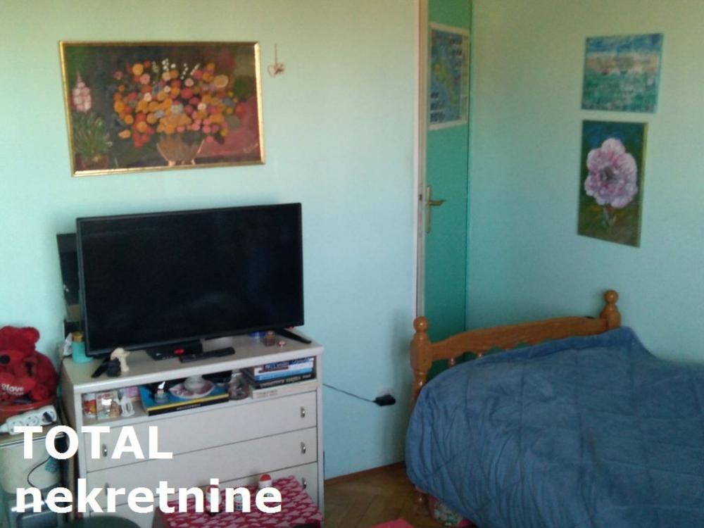 Slika 8 - Stan,NOVI SAD,BULEVAR,kv: 79.00, € 206000, ID: 1092845