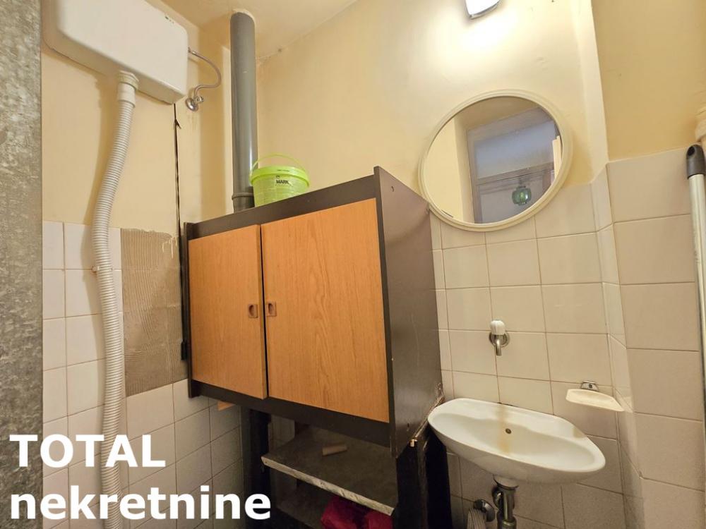 Slika 9 - Stan,NOVI SAD,BULEVAR,kv: 74.00, € 160000, ID: 1099469