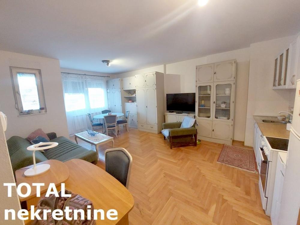 Slika 1 - Stan,NOVI SAD,BULEVAR EVROPE,kv: 106.00, € 195000, ID: 1095572