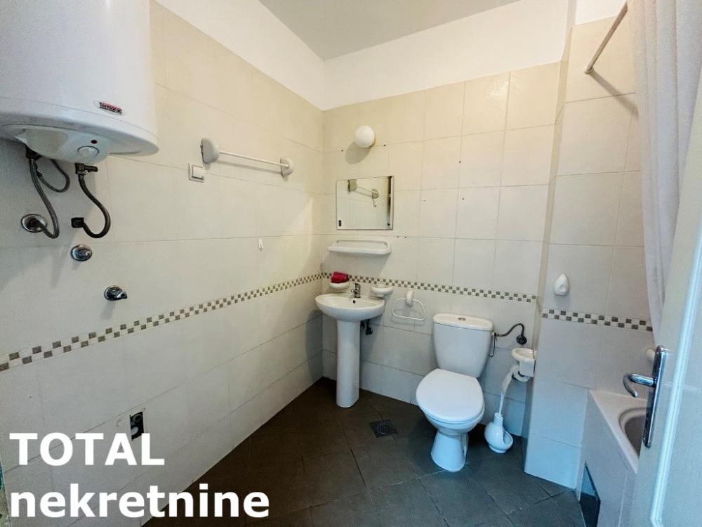 Slika 5 - Stan,NOVI SAD,BULEVAR,kv: 46.00, € 147290, ID: 1099394